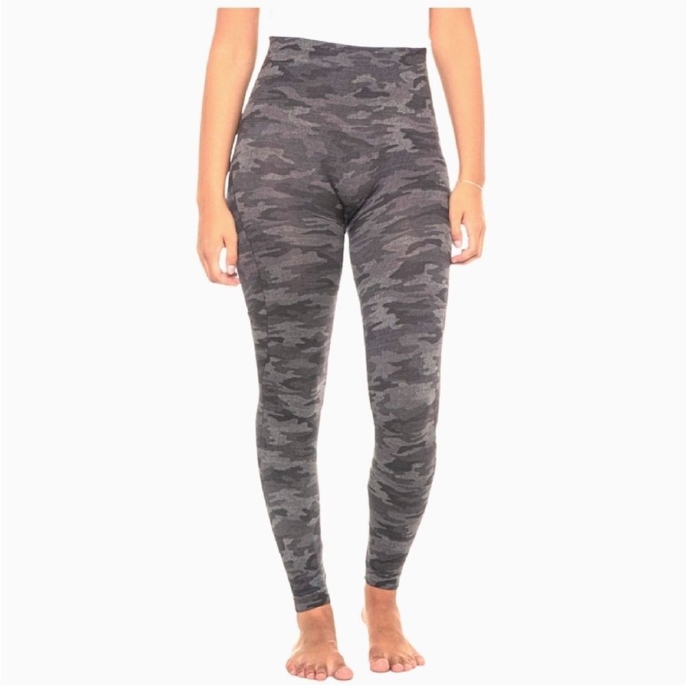 SPANX Look At Me Now Heather Gray Camouflage Crop Leggings Size L